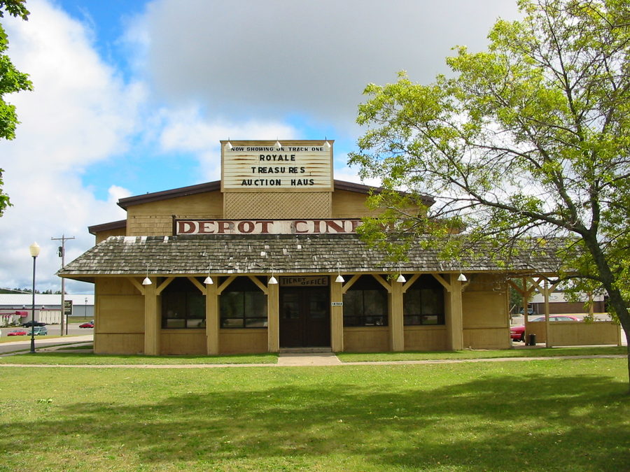Summer 2003 pic Depot Cinema (Woodside Depot Cinema, Kinross Depot Cinema), Kinross